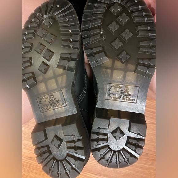 Dr. Martens black boots - size 6 - Picture 3 of 4